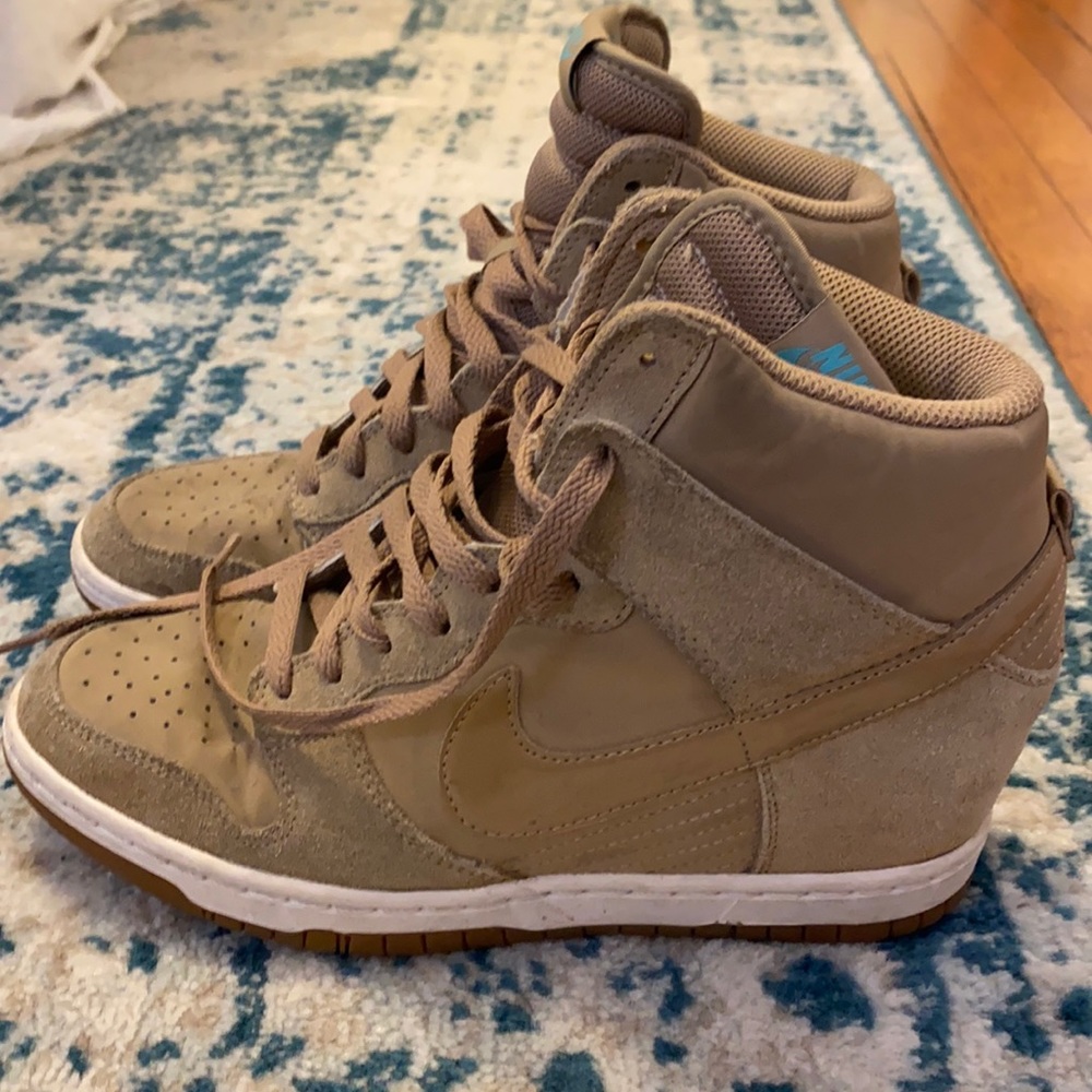 Nike Women’s Wedged Sneakers - Barely Worn, size 9